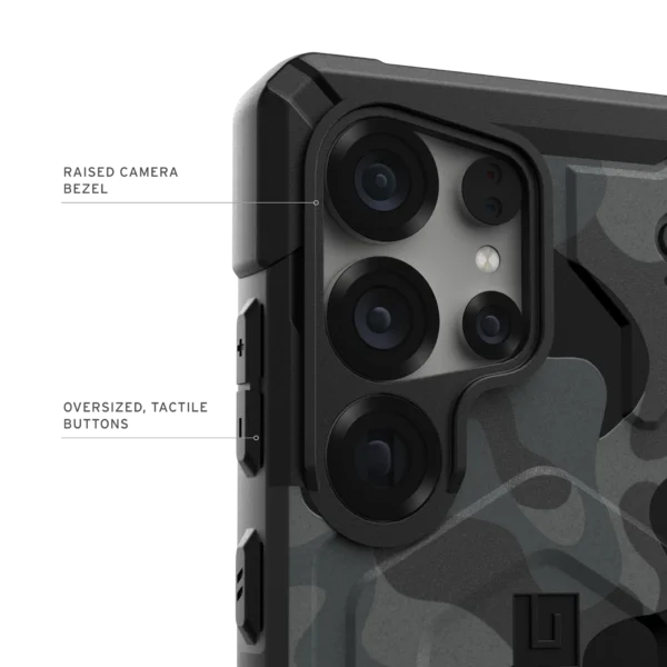 UAG25_Ecomm_PRM_Series-Features_S25_Ultra_PathfinderSE_MidnightCamo_2.webp 磁吸迷彩款 適用 三星 S23-S25 Ultra/Plus 系列 耐衝擊保護殼- (MagSafe 手機殼)